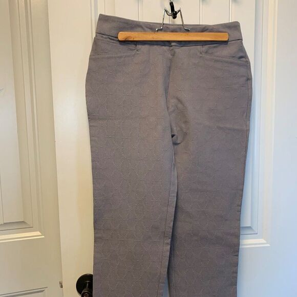 Adidas women's golf/tennis/pickle ball classic sleeveless polo shirt, EUC, Sz S - Picture 11 of 12